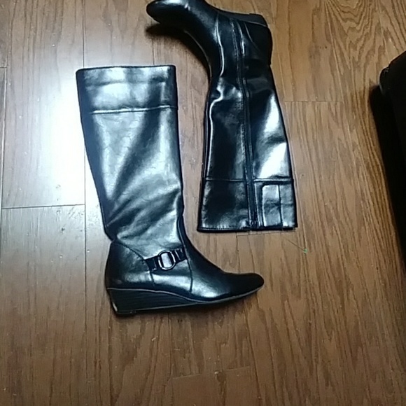 Black Flat mid calf boots - Picture 4 of 8